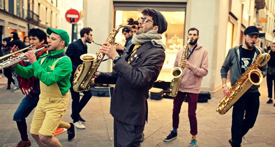 nocturne-musicale-au-fief-des-creagitateurs-avec-une-fanfare-de-rue-le-3-juillet