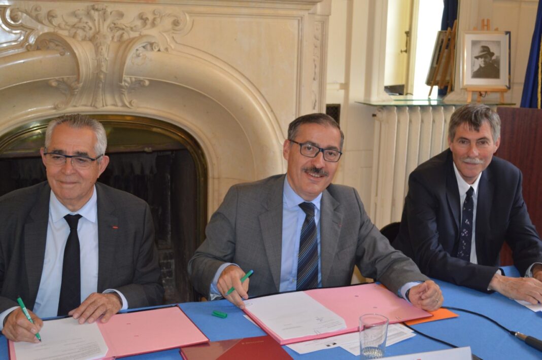 signature-entre-letat-la-ville-et-la-metropole-des-contrats-de-confiance-en-matiere-financiere