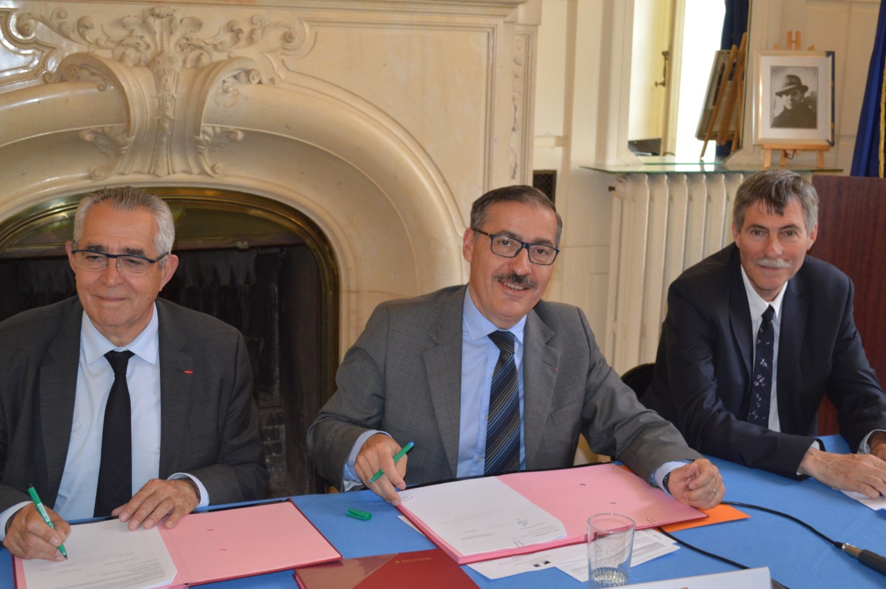 signature-entre-letat-la-ville-et-la-metropole-des-contrats-de-confiance-en-matiere-financiere