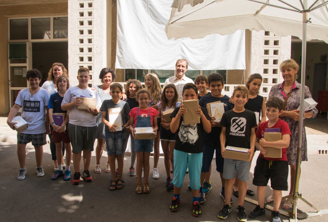 collioure-remise-des-dictionnaires-aux-cm2