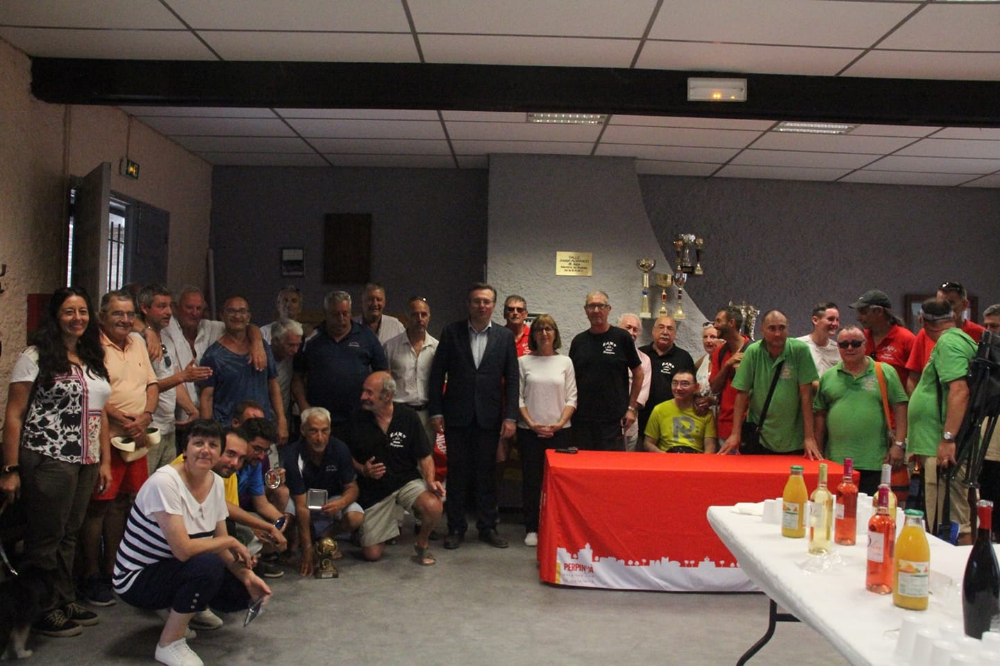 isabelle-de-noell-marchesan-et-romain-grau-presents-pour-le-50eme-anniversaire-des-boulistes-du-moulin-a-vent