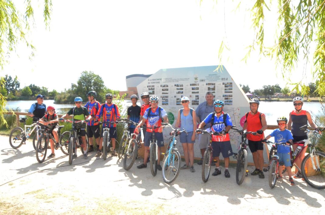 succes-populaire-sur-les-berges-de-la-tet-les-trois-lacs-situes-en-amont-du-fleuve-ont-aussi-servi-de-scenes-festives-durant-trois-jours3 succes-populaire-sur-les-berges-de-la-tet-les-trois-lacs-situes-en-amont-du-fleuve-ont-aussi-servi-de-scenes-festives-durant-trois-jours