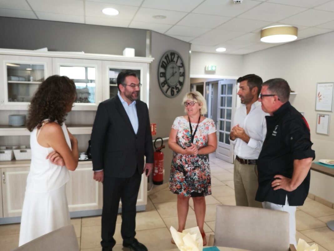 romain-grau-en-visite-au-sein-de-letablissement-korian romain-grau-en-visite-au-sein-de-letablissement-korian