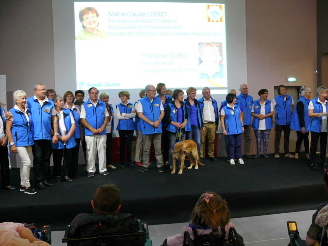 Toute l'équipe de l'association Handi'Chiens