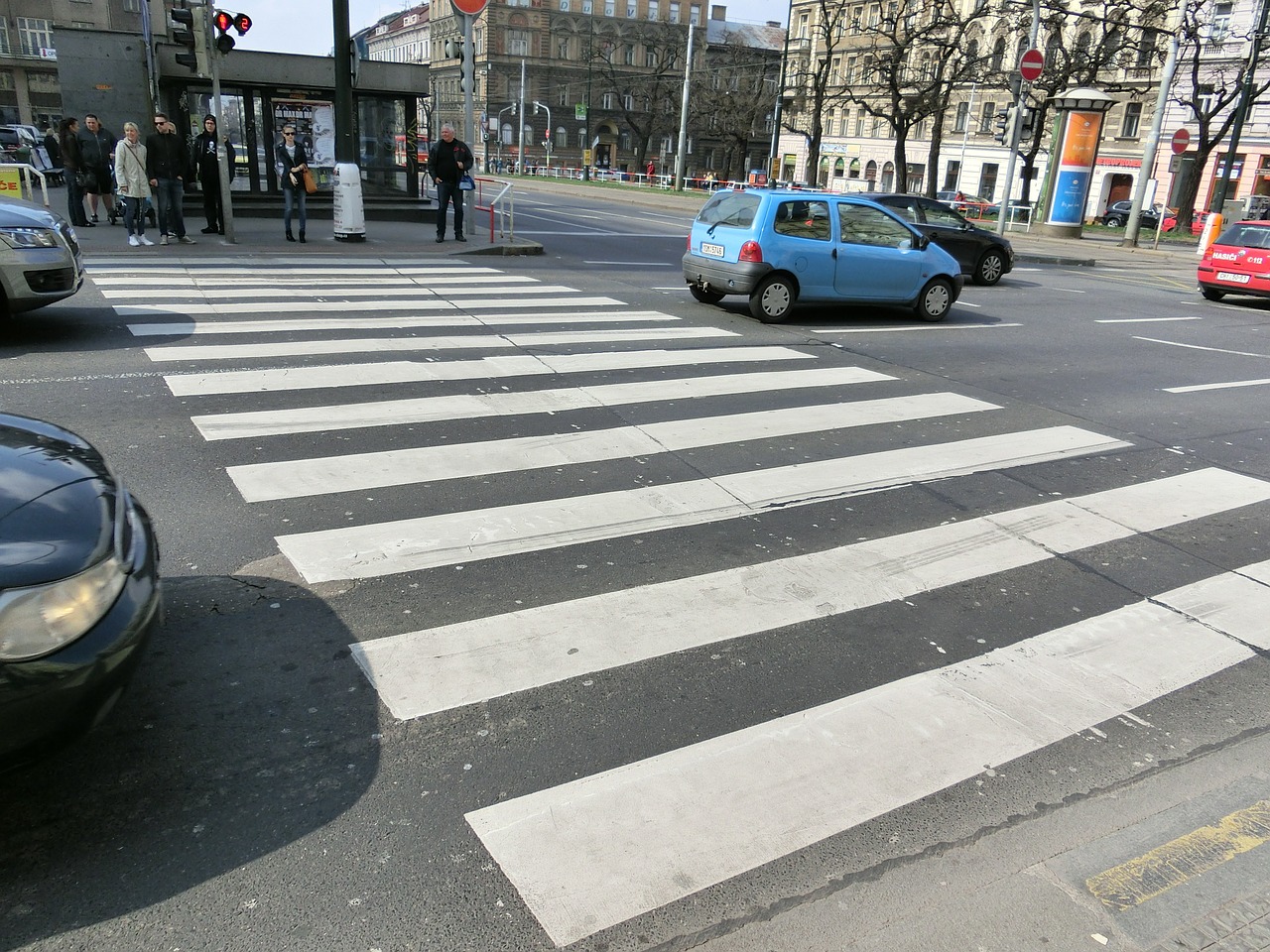 operation-bien-vu-ensemble-la-securite-routiere-agea-et-france-bleu-sunissent-pour-prevenir-les-risques-routiers-lies-a-la-baisse-de-la-luminosite