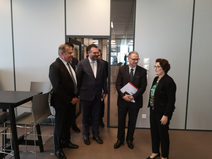 romain-grau-aux-cotes-de-philippe-chopin-et-dalain-pons-en-visite-chez-5-sante