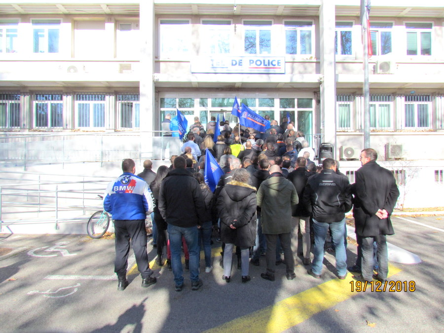Acte 1 des syndicats de la Police Nationale : Journée noire au Commissariat et rassemblement devant l’Hôtel de police de Perpignan