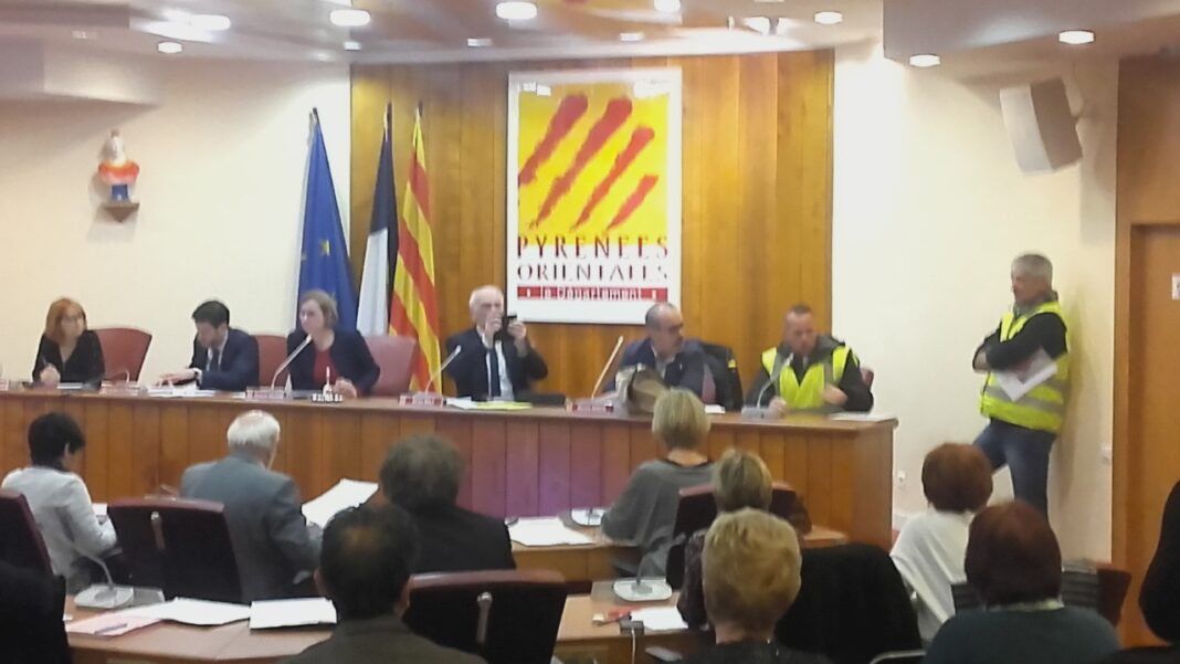 les-gilets-jaunes-recus-par-le-conseil-departemental-des-pyrenees-orientales