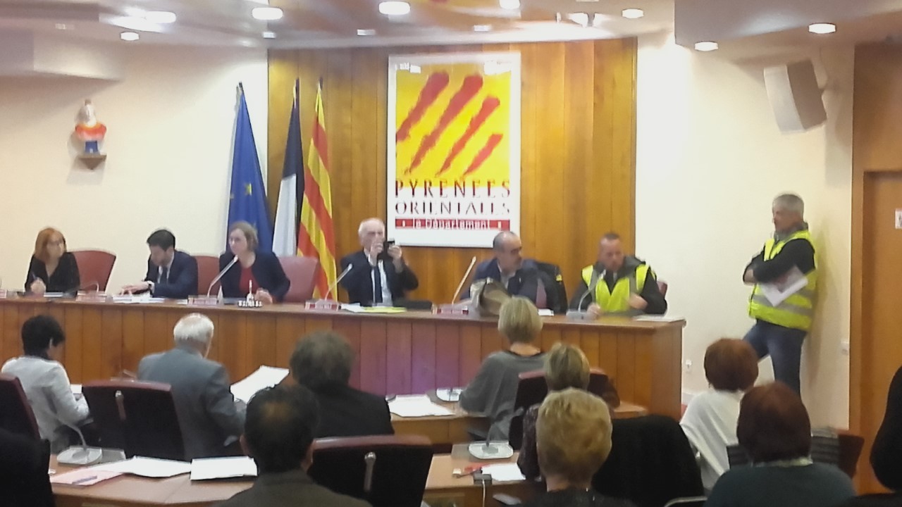 les-gilets-jaunes-recus-par-le-conseil-departemental-des-pyrenees-orientales