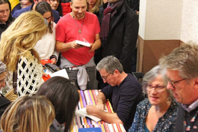 plus-de-600-personnes-au-soler-pour-accueillir-stephane-allix-lors-de-sa-conference-sur-le-theme-de-lapres-vie