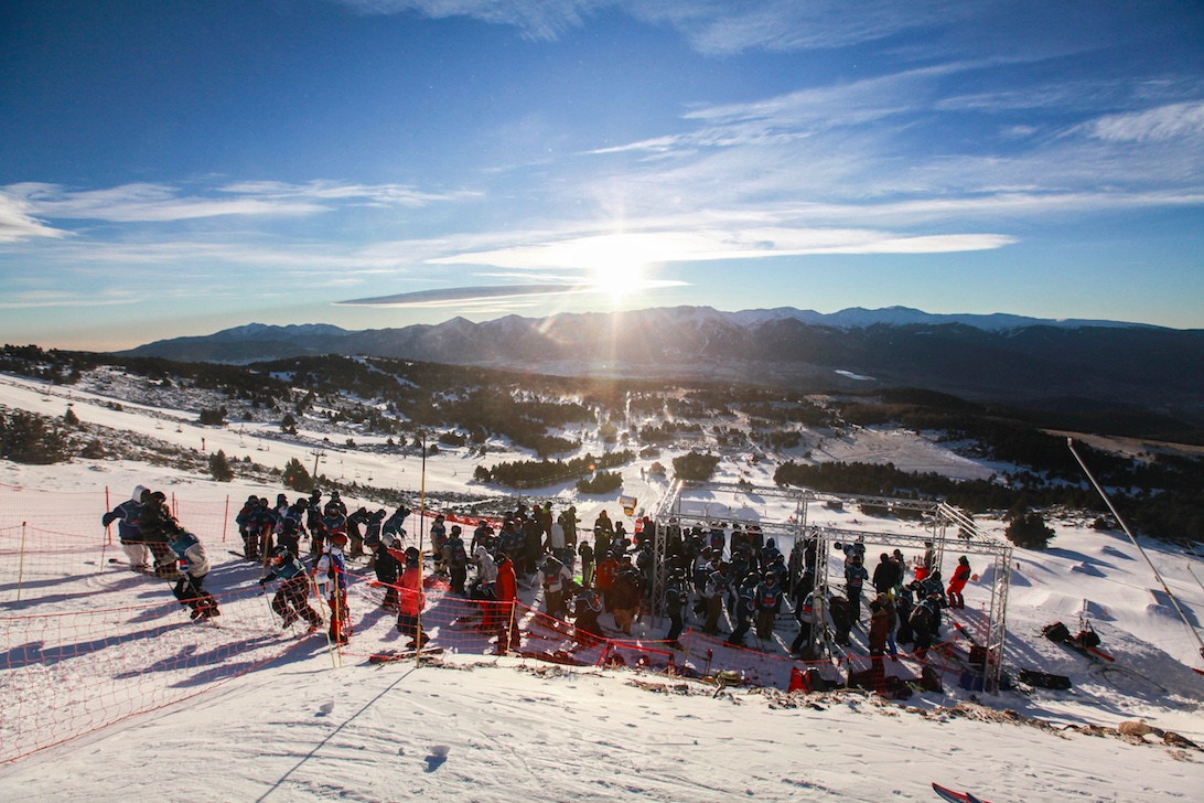 coupe-du-monde-fis-de-ski-slopestyle-lelite-du-ski-freestyle-etait-a-font-romeu
