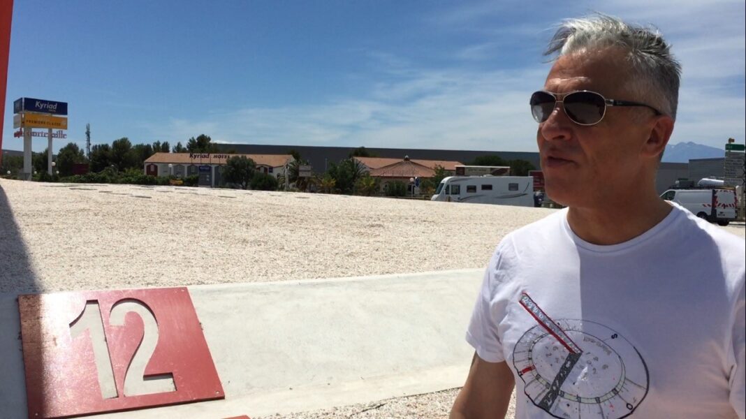 exclusif-pour-la-premiere-fois-lartiste-createur-catalan-du-cadran-solaire-sexprime-sur-loccupation-de-son-rond-point exclusif-pour-la-premiere-fois-lartiste-createur-catalan-du-cadran-solaire-sexprime-sur-loccupation-de-son-rond-point