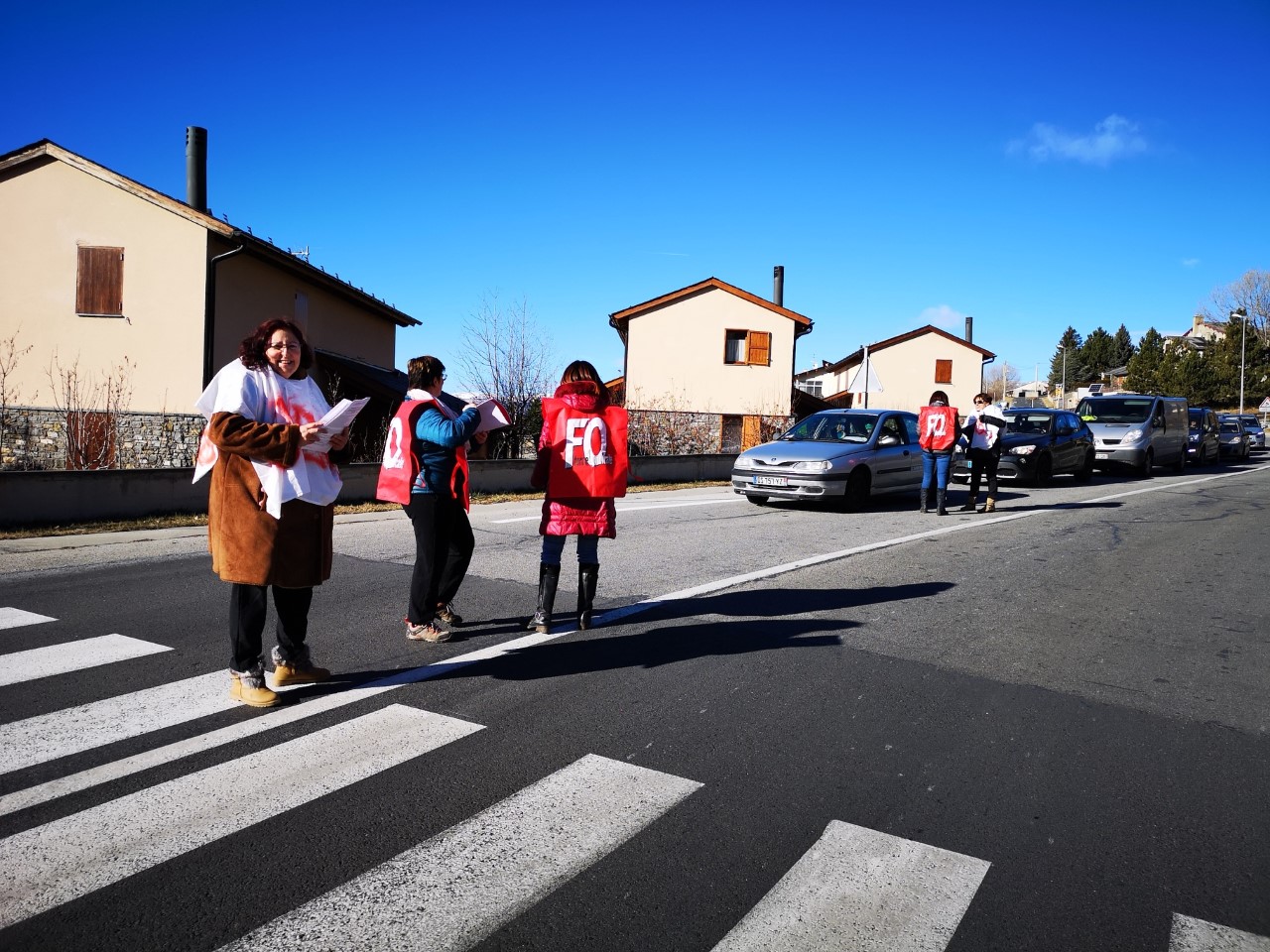 greve-des-personnels-et-des-familles-de-residents-de-la-mas-du-nid-cerdan-a-saillagouse