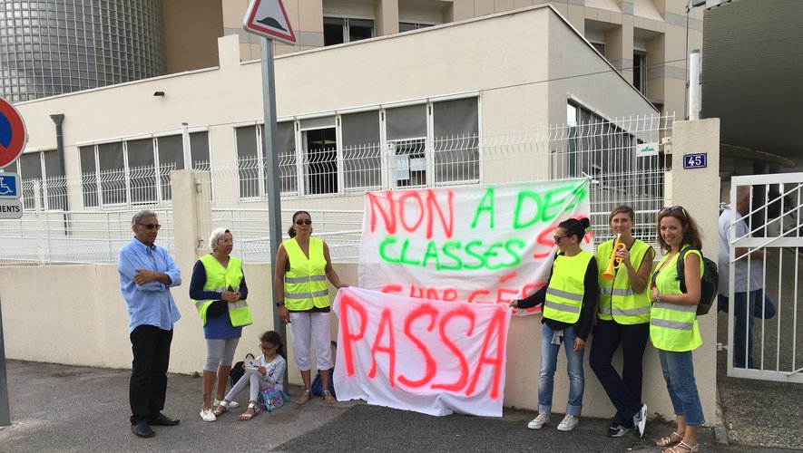 Agissons! : Stop aux fermetures de classes !