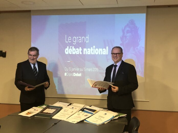 le-grand-debat-centralisation-des-cahiers-citoyens-en-prefecture