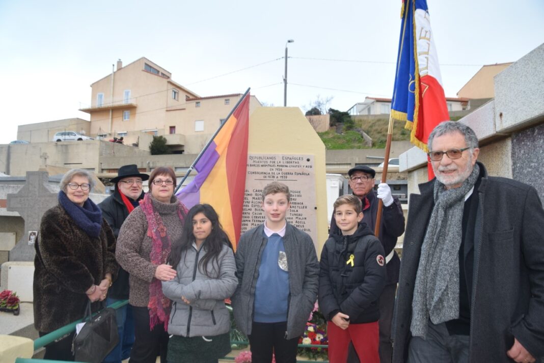 port-vendres-se-souvient-hommage-a-la-stele-des-refugies-de-la-retirada port-vendres-se-souvient-hommage-a-la-stele-des-refugies-de-la-retirada