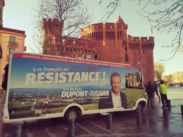 Caravane Debout La France à Perpignan