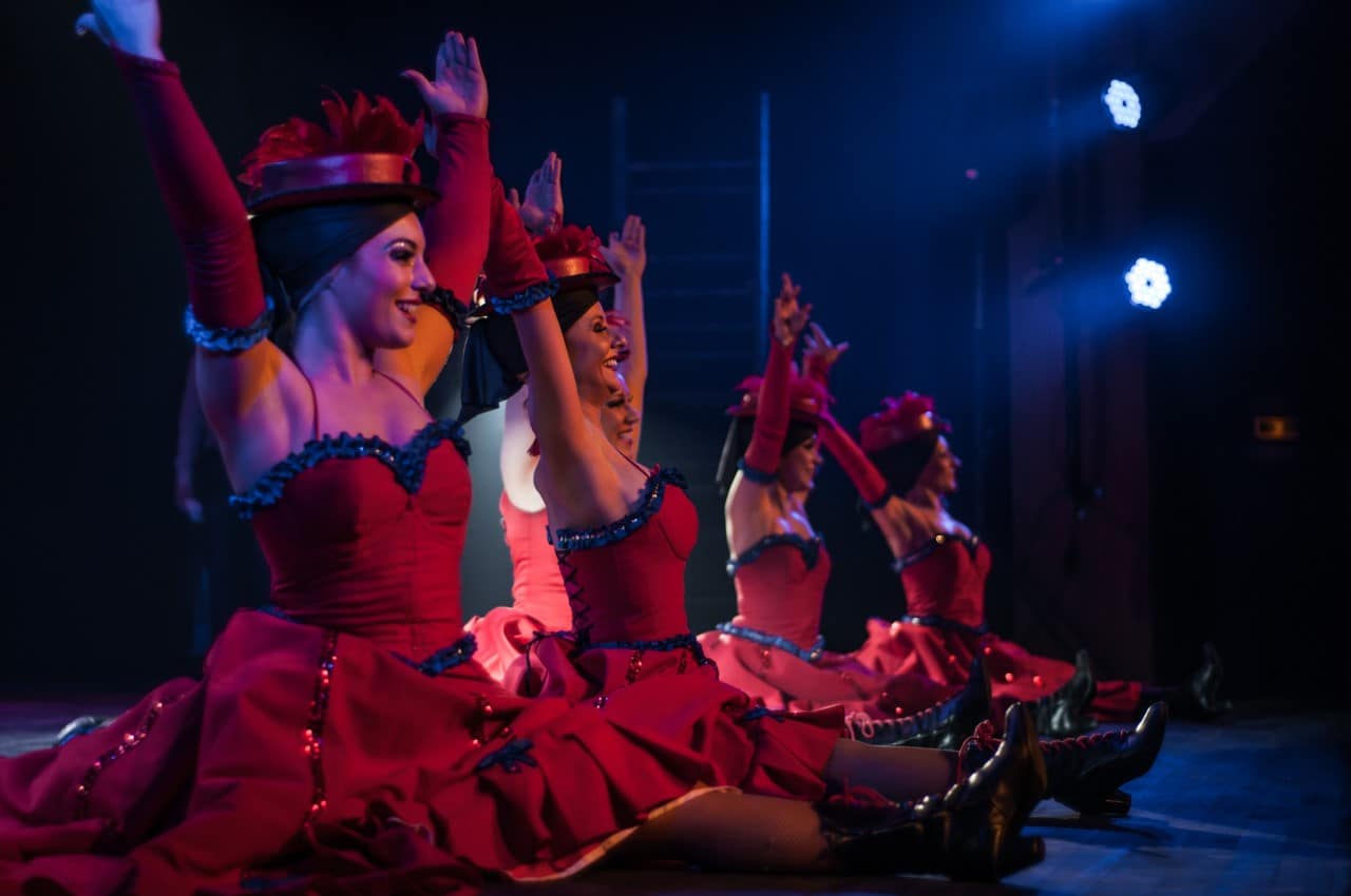 Le Music-Hall des cabarets de Paris à Port Vendres