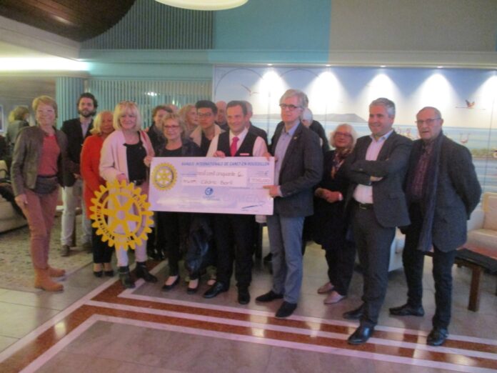 Opération Vendanges Solidaires avec le Rotary de Canet : remise hier du premier chèque au profit d'un enfant canétois autiste