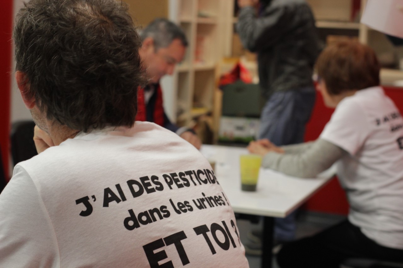 Des prélèvements pour détecter la présence de glyphosate