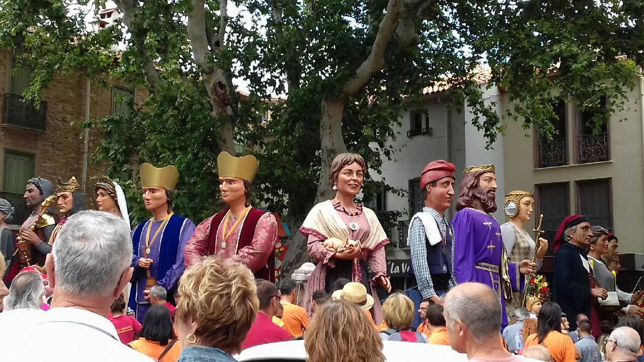 Diades Catalanes : gegants, bestiari et folklore