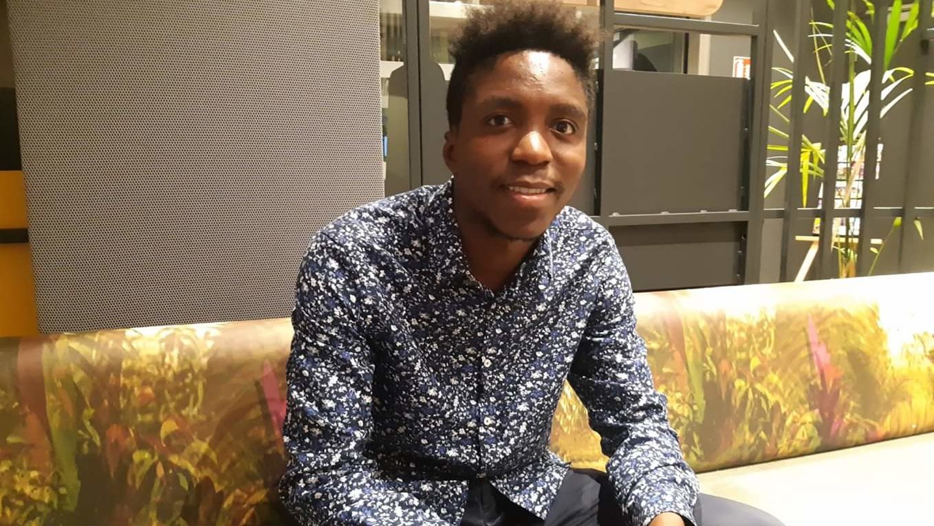 Christ Kibeloh, écrivain romancier et scénariste, présente ses œuvres et parle de son parcours
