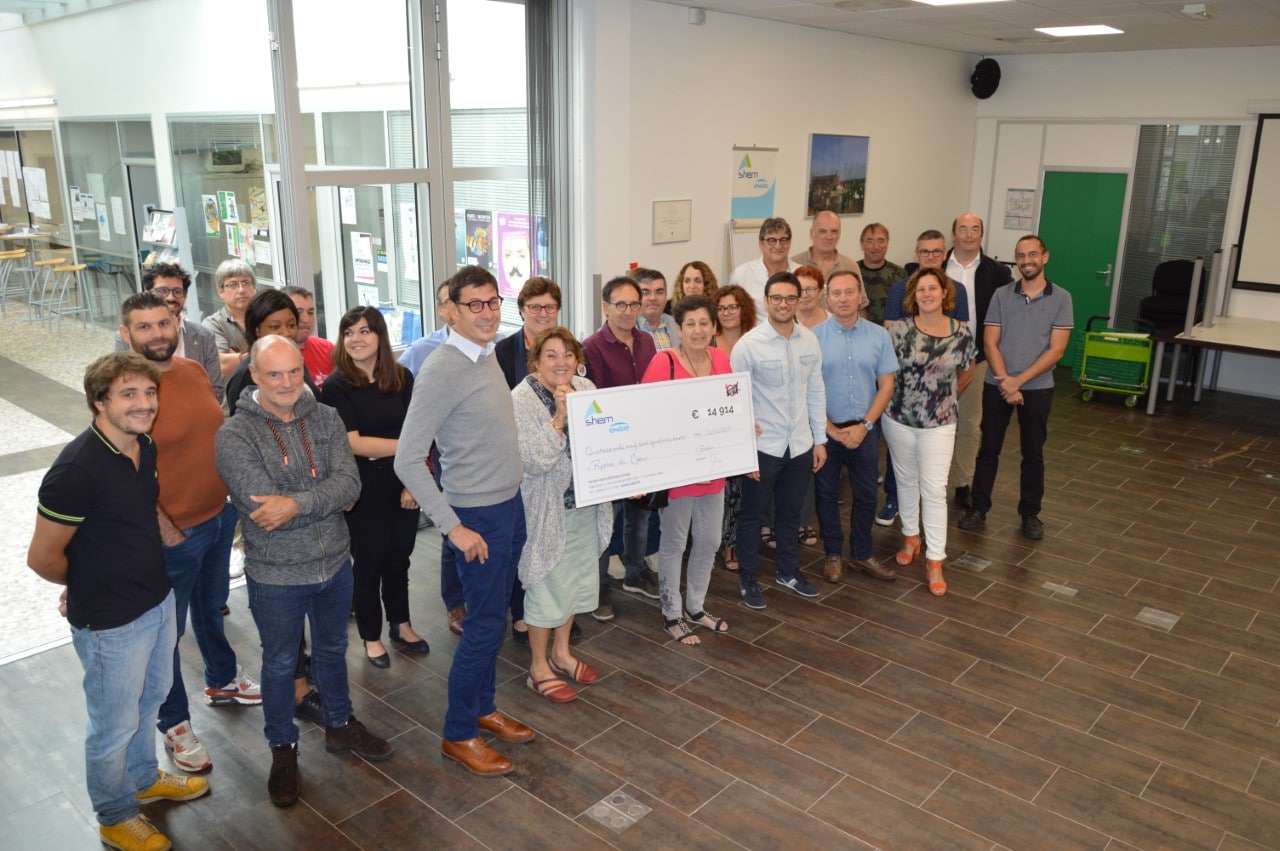 Le Comité d’entreprise de la Shem a versé 14 914 euros aux associations départementales des Restos du Cœur