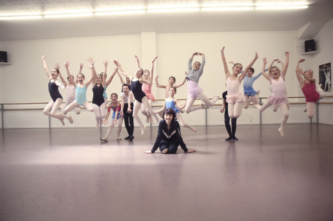 Synopsis Danse reçoit la danseuse étoile Isabelle Ciaravola pour 2 jours de stages ouverts à tous