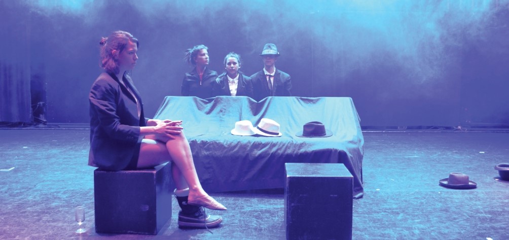 De l’invisible au théâtre…