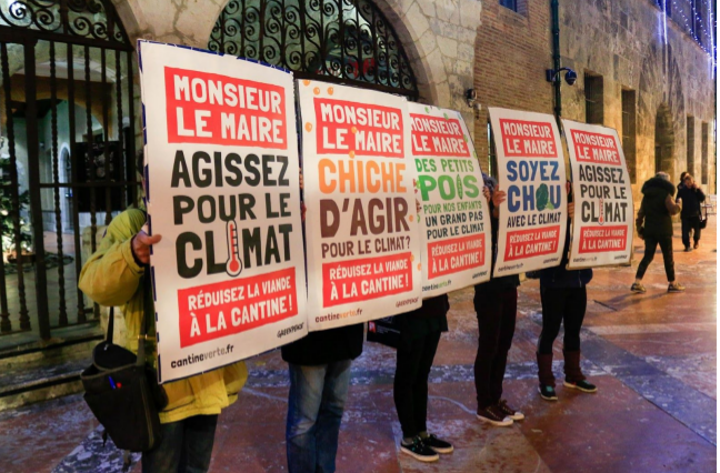 Pour une restauration collective locale et moins carnée