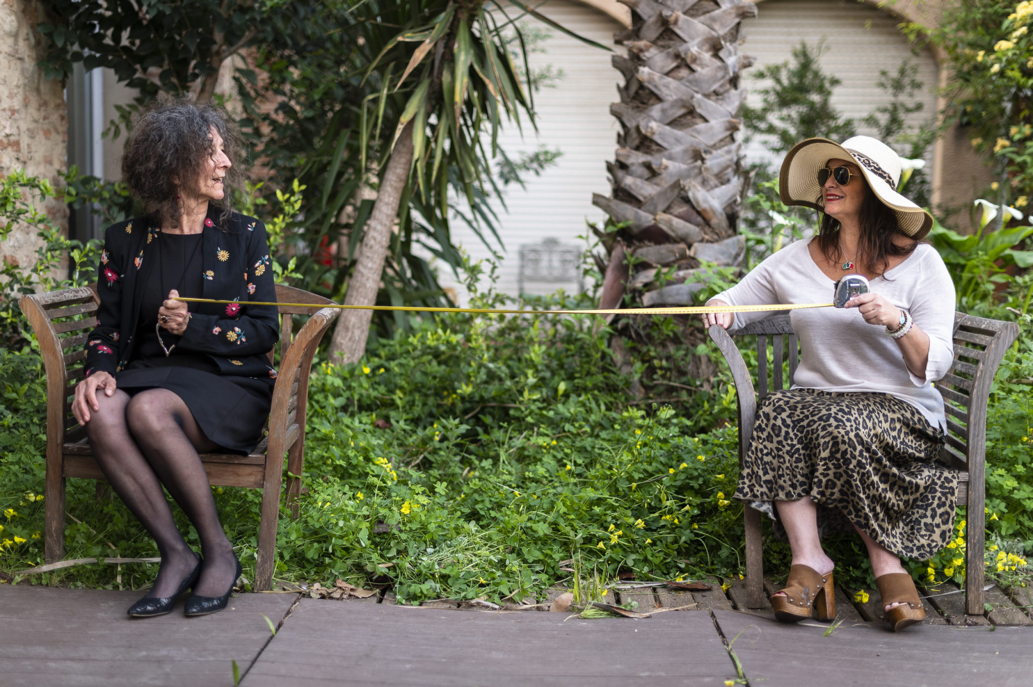 #1 MARTINE ET JULIA : LES VOISINES / Reportage photo COVID 19 – ENTROPIE, la vie face au virus