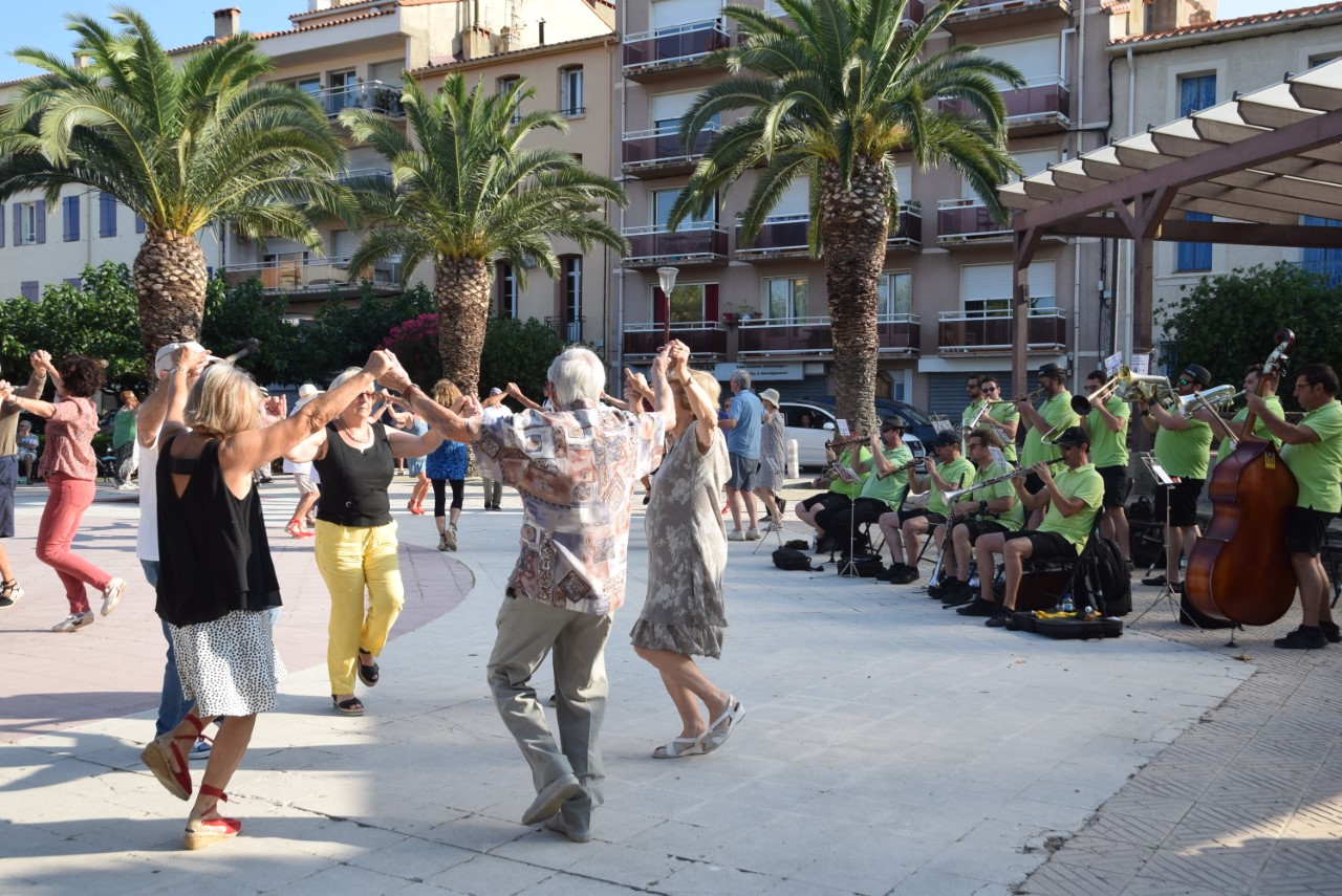 Couleurs et saveurs catalanes… le repas catalan en musique à Port-Vendres