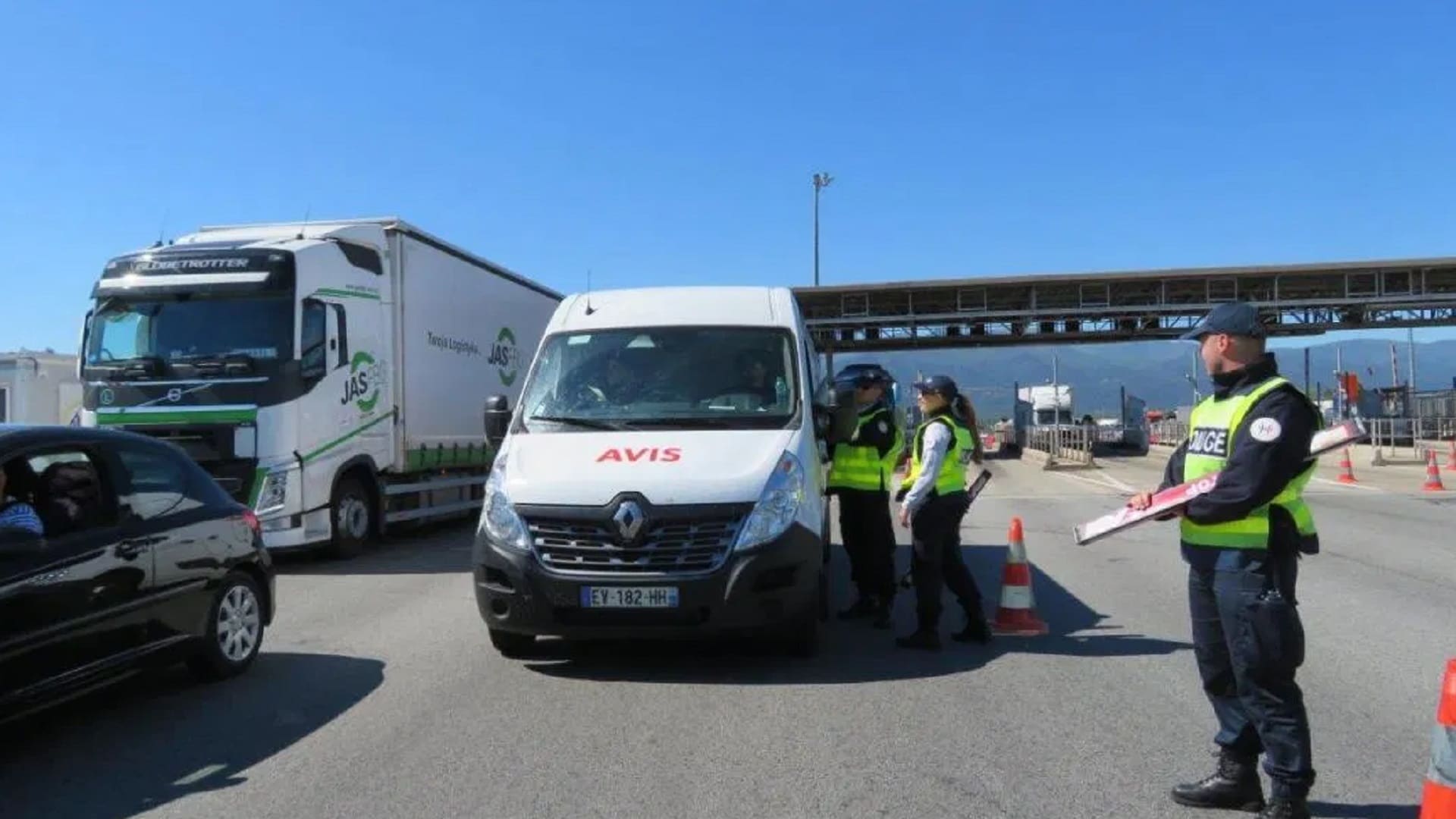 Contrôle aux frontières et lutte contre le terrorisme : fermeture de points de certains points de passage autorisés secondaires dans les Pyrénées-Orientales