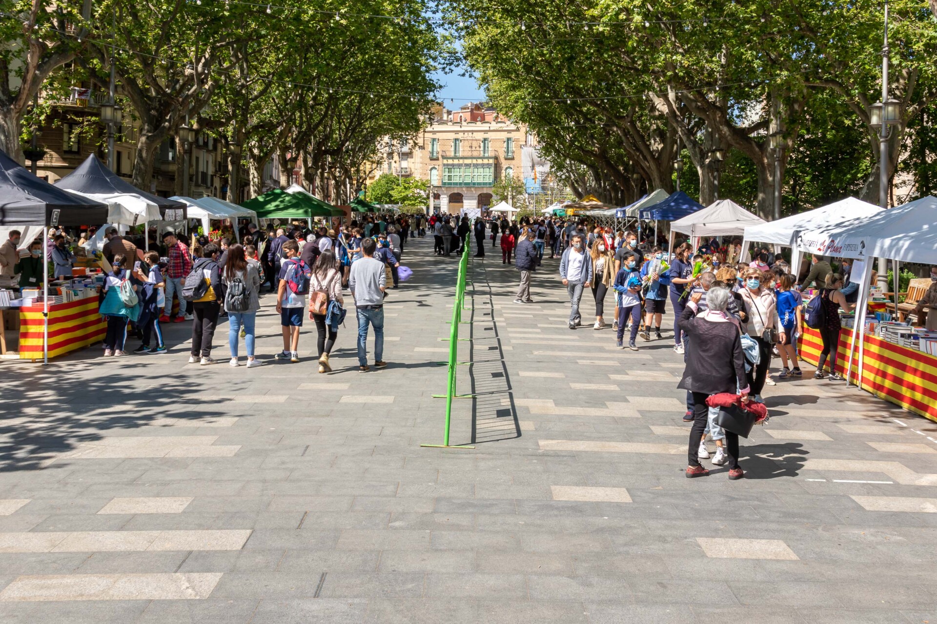 Une Sant Jordi presque normale à Figueres