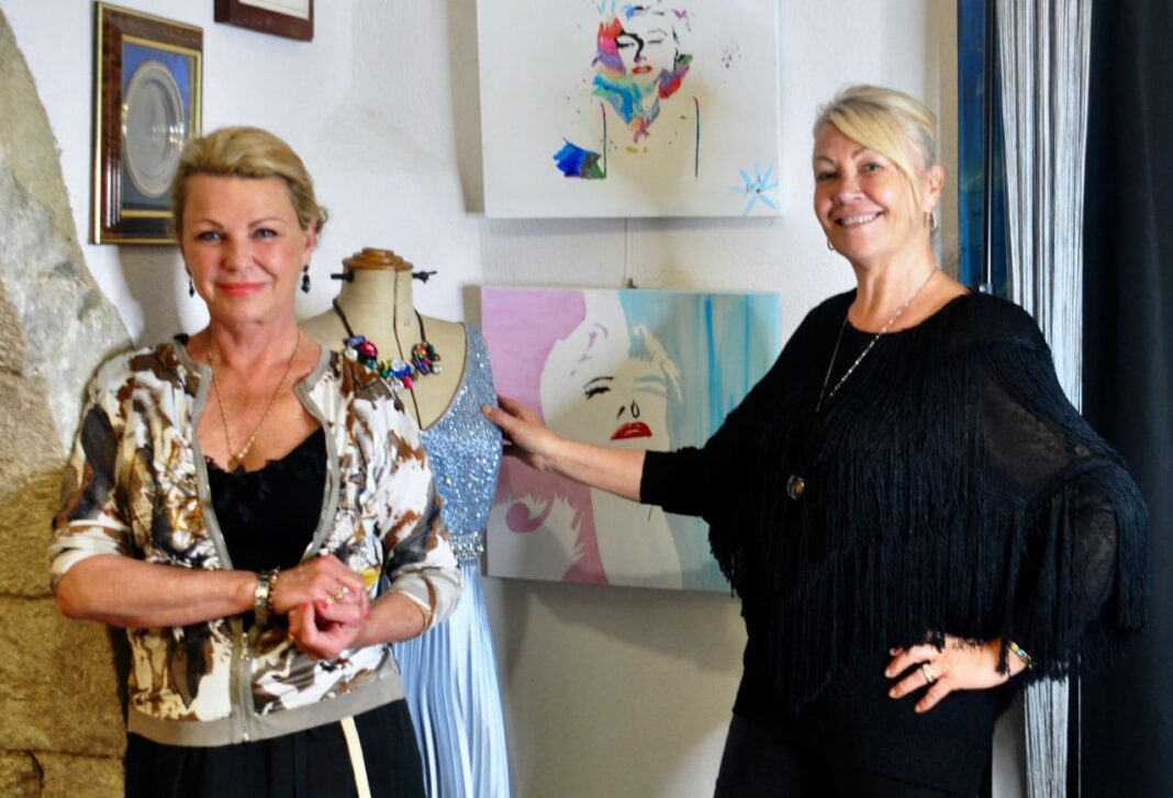 De Perpignan à Rosas ex-hôtelière en Roussillon, Monik l'artiste-peintre est née sur la Costa Brava grâce au confinement !