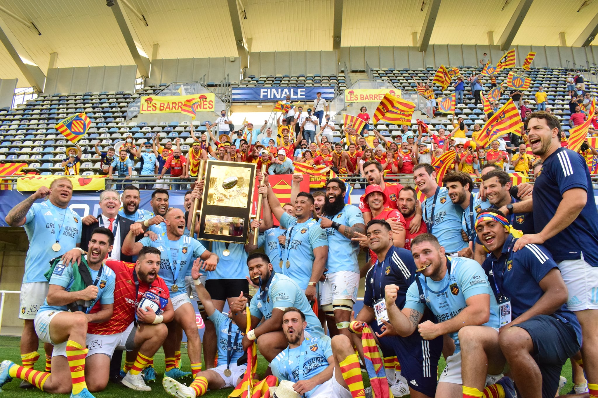 L’USAP fête avec ses supporters la montée en TOP 14 ! #TVCAT #FlashInfo