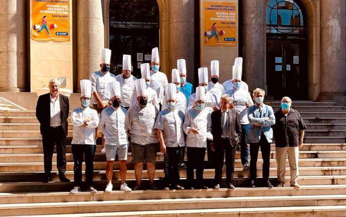 Toques Blanches : remise des nouvelles plaques aux chefs de l’association #TVCAT #LeJournalCatalan