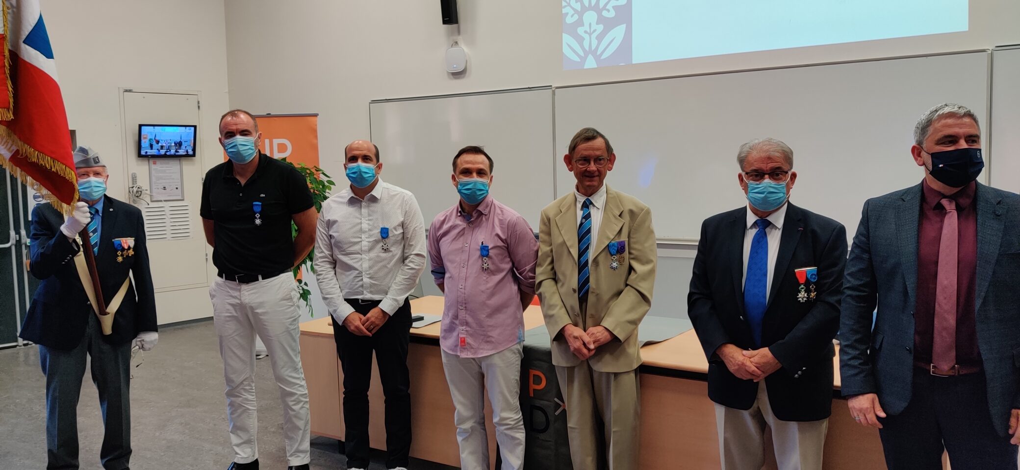 Remises insignes de l’Ordre National du Mérite a trois professeurs de l’Université.
