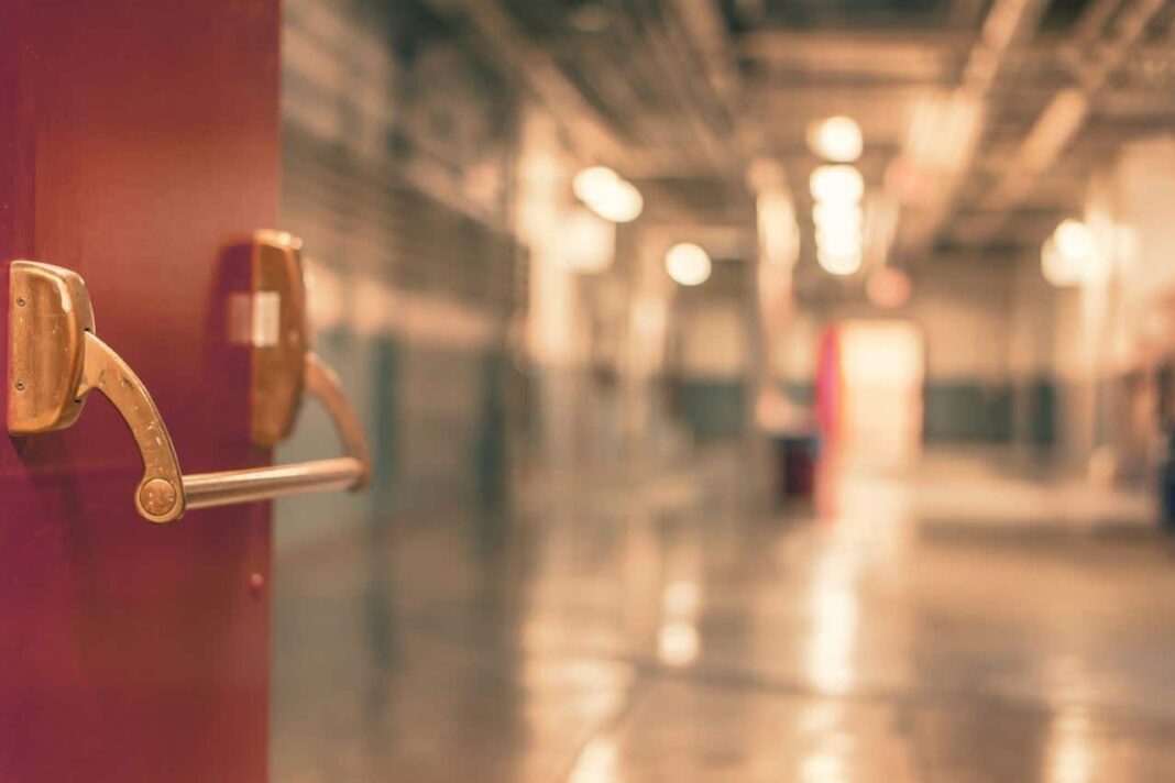 La Ligue contre le cancer s'inquiète des possibles restrictions d'accès aux établissements de santé pour les personnes atteintes de cancer