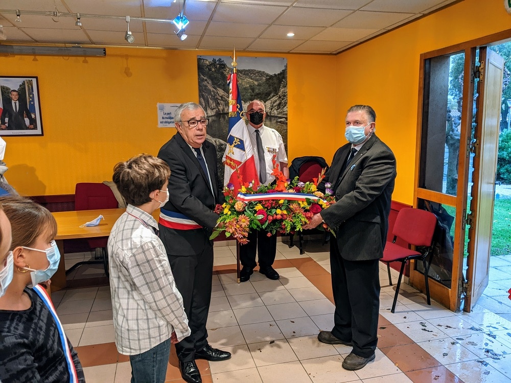 Cérémonie de commémoration du 11 novembre à l’abri de la pluie !