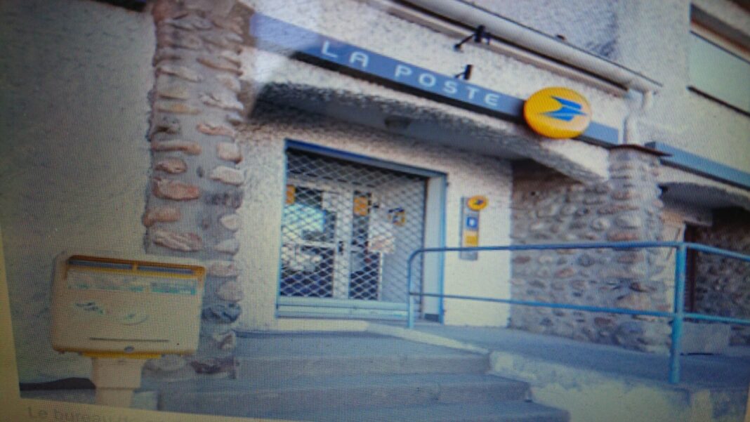 photo bureau St Cyprien Village fermé depuis février 2021
