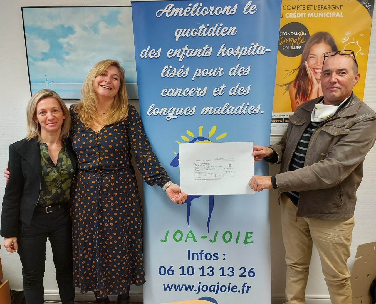 La Caisse de Crédit Municipal de Nîmes offre 1500€ à l’association Joajoie