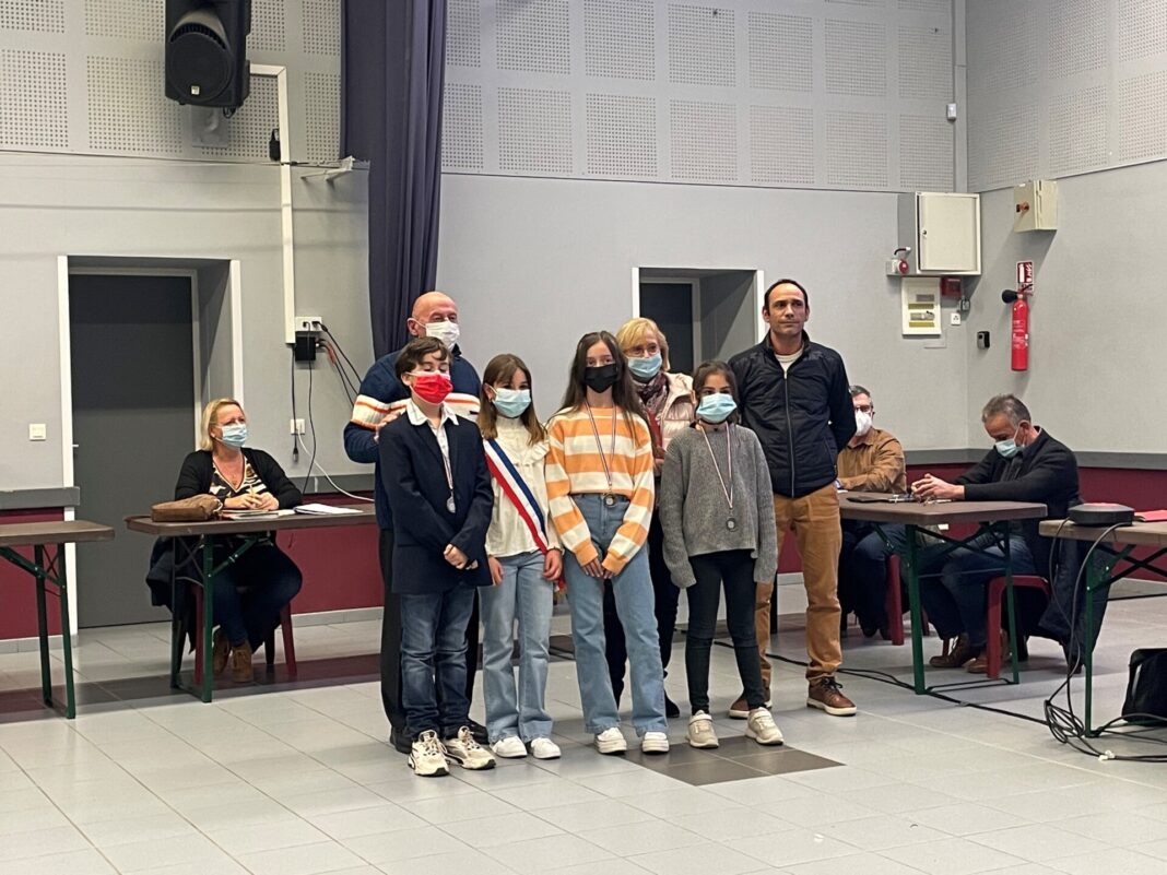 Remise des prix aux lauréats du concours de Noël