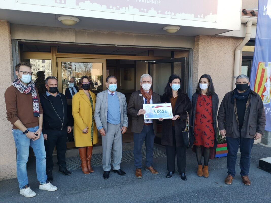 Souvenir Français/ Remise du Chèque de subvention par la ville du Perpignan