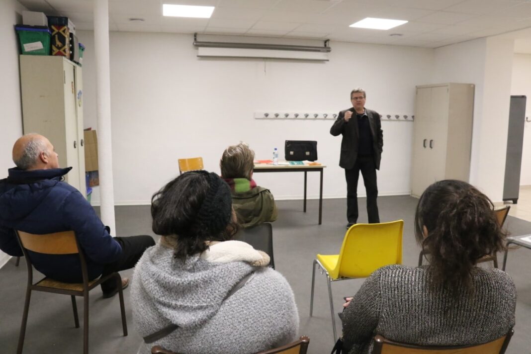 Francis Daspe dénonce l’ubérisation de l’école par Jean-Michel Blanquer
