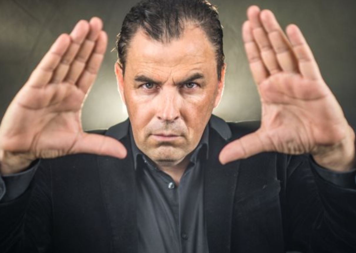 Shakatak, le nouveau spectacle d’hypnose de Ronny Gan