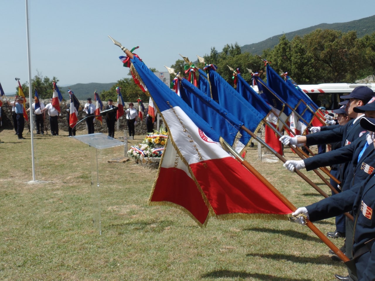 Mémoire de guerre aux cimetières de Panissars-Citadelle et de Bellegarde-Le Perthus