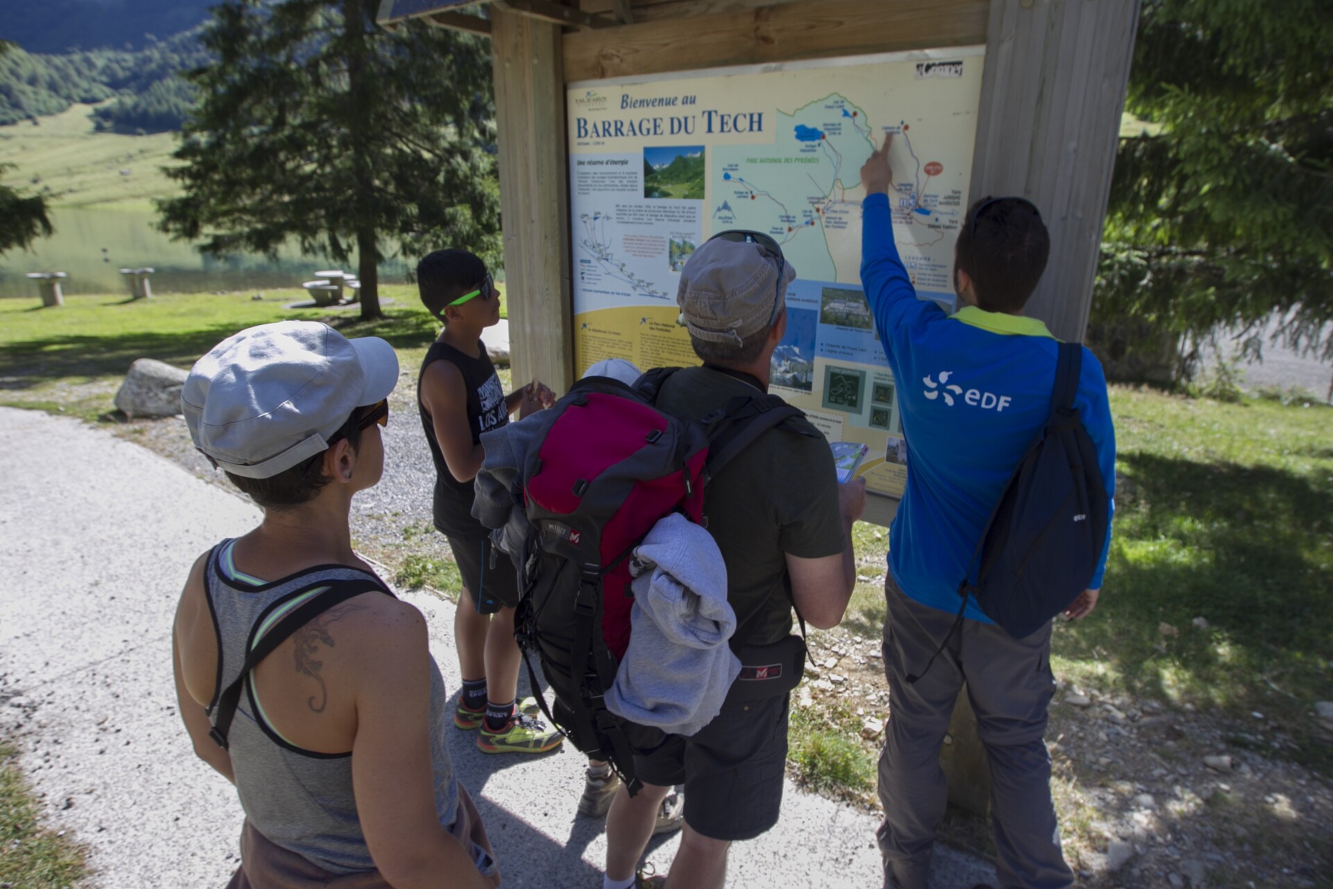 Des hydroguides aux abords des lacs et rivières pour la sécurité des tiers
