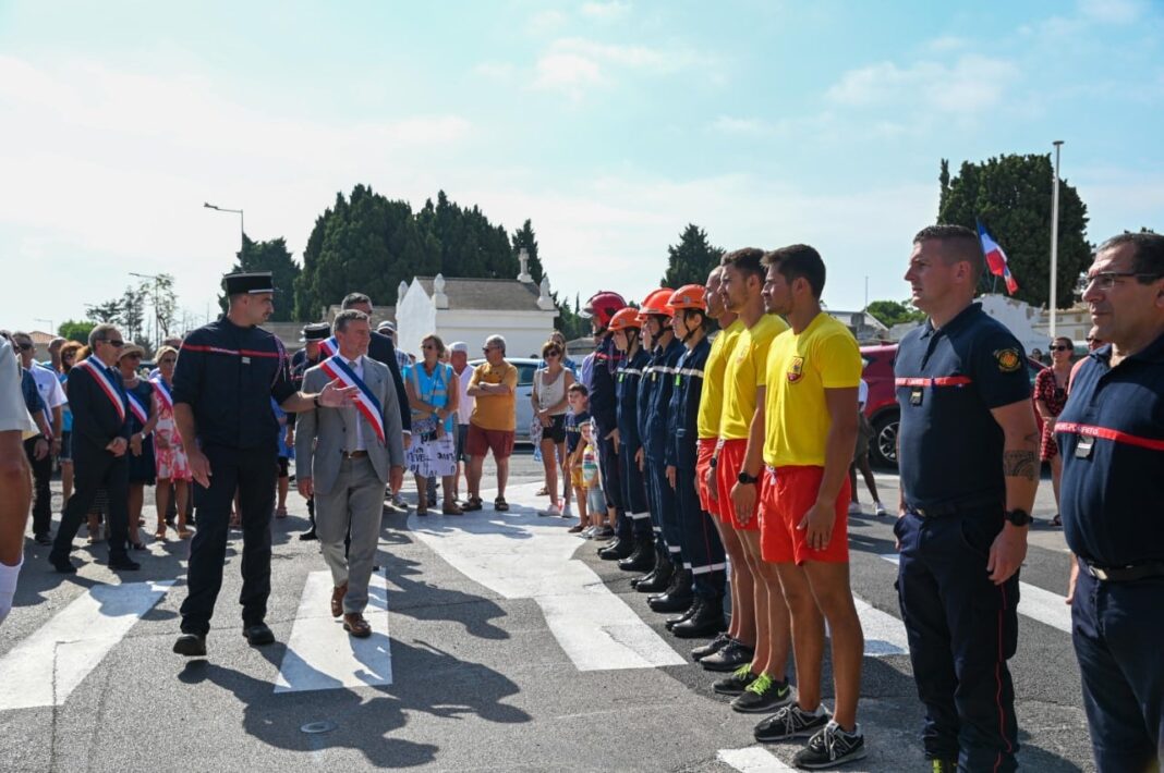 Commémoration du 14 Juillet 200 personnes étaient présentes sur le parvis de l’Hôtel de ville pour célébrer la fête nationale