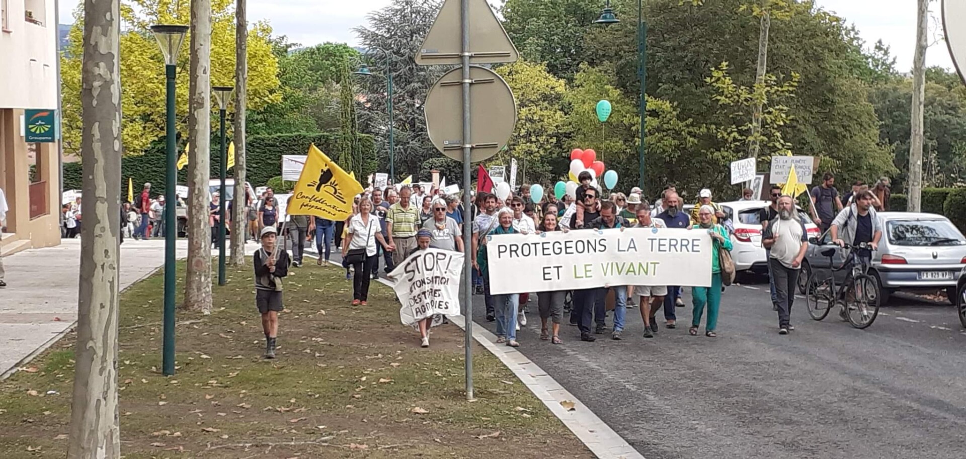 Grand succès pour la manifestation « Protégeons la Terre et le Vivant » à Céret